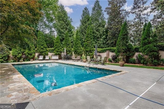 510 Londonberry Road, Atlanta, GA 30327