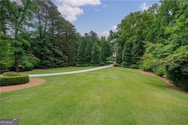 510 Londonberry Road, Atlanta, GA 30327