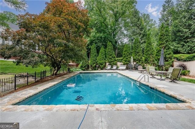 510 Londonberry Road, Atlanta, GA 30327