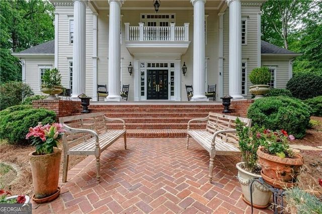 510 Londonberry Road, Atlanta, GA 30327