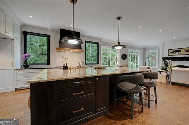 510 Londonberry Road, Atlanta, GA 30327