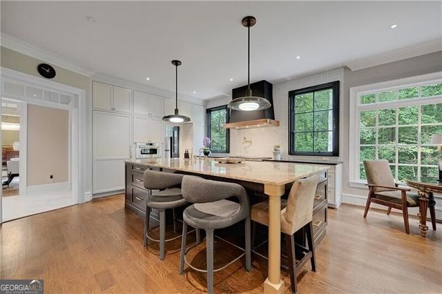 510 Londonberry Road, Atlanta, GA 30327