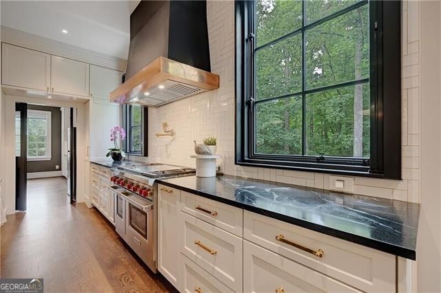 510 Londonberry Road, Atlanta, GA 30327