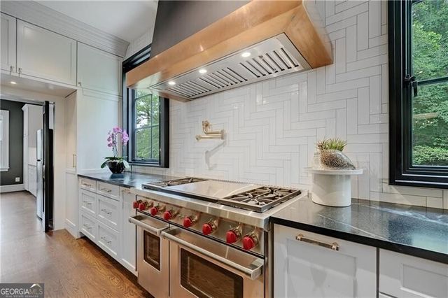 510 Londonberry Road, Atlanta, GA 30327