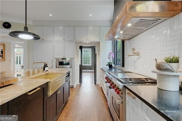 510 Londonberry Road, Atlanta, GA 30327