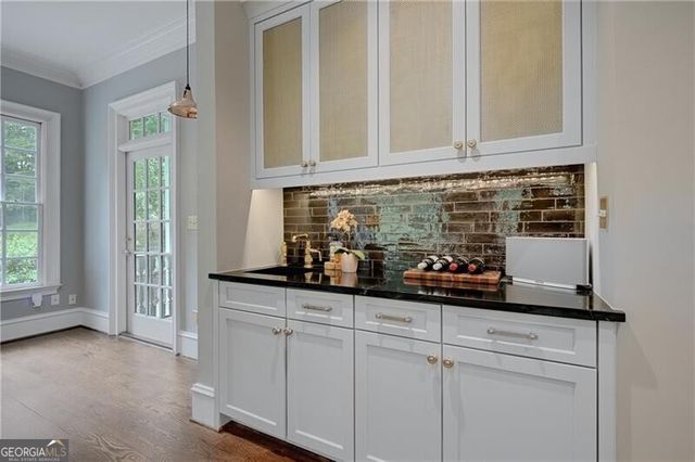 510 Londonberry Road, Atlanta, GA 30327