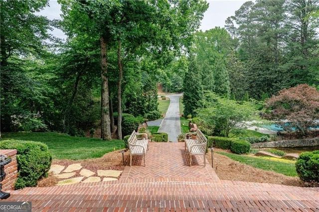 510 Londonberry Road, Atlanta, GA 30327