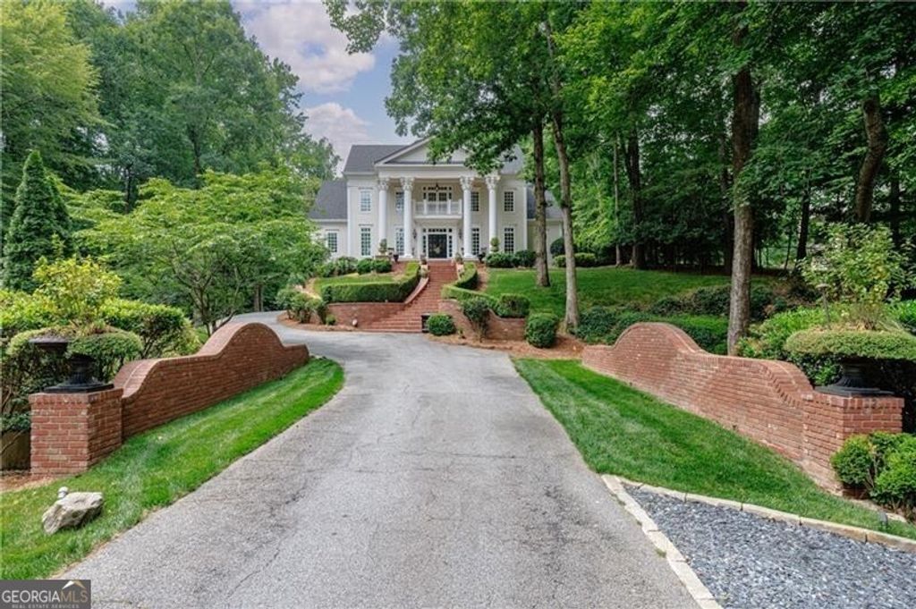 510 Londonberry Road, Atlanta, GA 30327