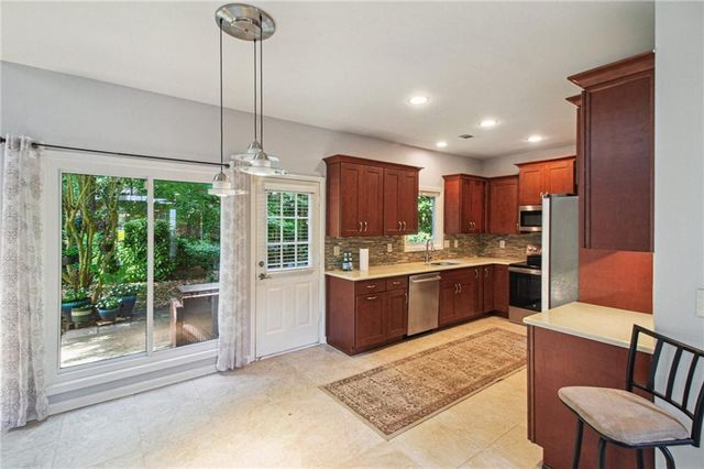 2979 Rosebrook Drive, Decatur, GA 30033