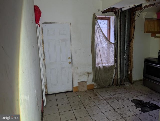 2865 N LEITHGOW ST, Philadelphia, PA 19133