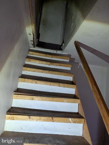 2865 N LEITHGOW ST, Philadelphia, PA 19133