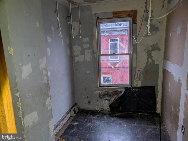 2865 N LEITHGOW ST, Philadelphia, PA 19133