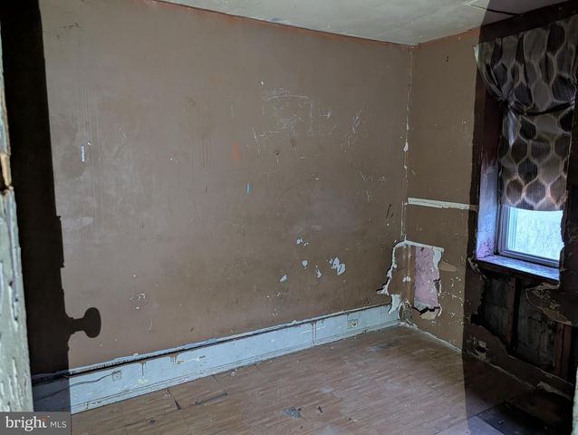 2865 N LEITHGOW ST, Philadelphia, PA 19133