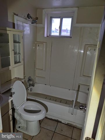 2865 N LEITHGOW ST, Philadelphia, PA 19133