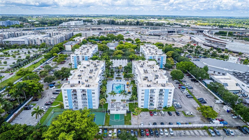 482 NW 165th St Rd A-201, Miami, FL 33169