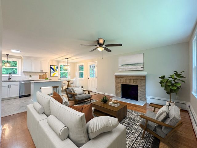 13 Center St, Medway, MA 02053