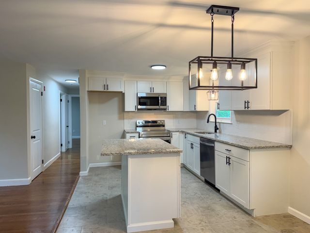 13 Center St, Medway, MA 02053