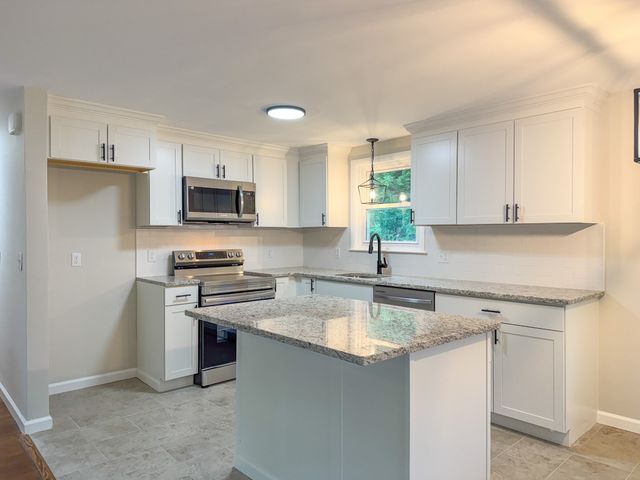 13 Center St, Medway, MA 02053