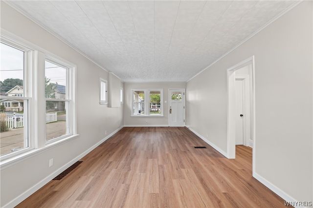 249 77th Street, Niagara Falls, NY 14304