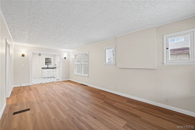 249 77th Street, Niagara Falls, NY 14304