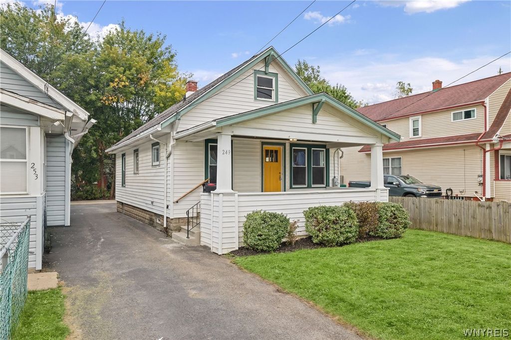 249 77th Street, Niagara Falls, NY 14304