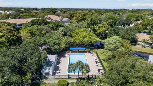 3210 S Carambola Cir Circle S, Coconut Creek, FL 33066