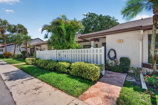 3210 S Carambola Cir Circle S, Coconut Creek, FL 33066
