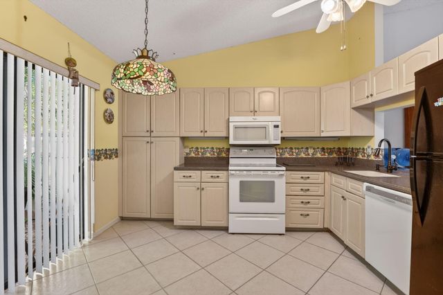3210 S Carambola Cir Circle S, Coconut Creek, FL 33066