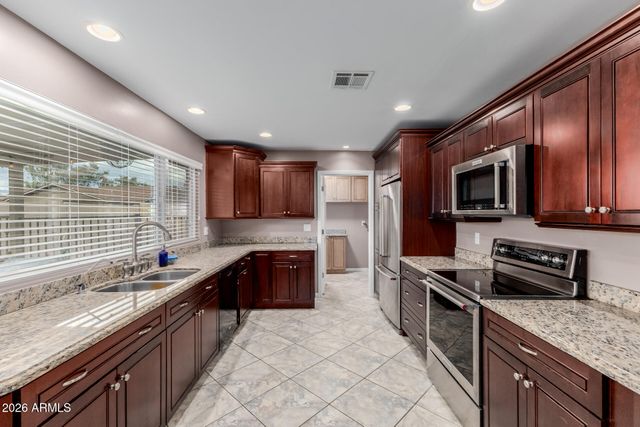 802 W CARIBBEAN Lane, Phoenix, AZ 85023