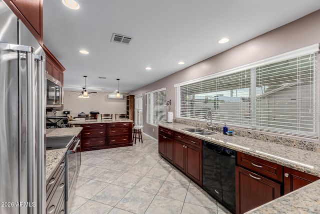802 W CARIBBEAN Lane, Phoenix, AZ 85023