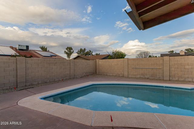 802 W CARIBBEAN Lane, Phoenix, AZ 85023