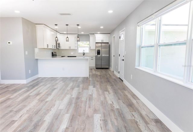 2710 W CYPRESS STREET, Tampa, FL 33609