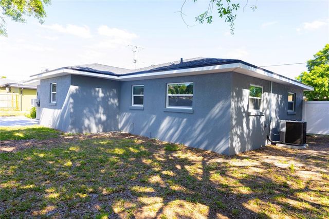 2710 W CYPRESS STREET, Tampa, FL 33609