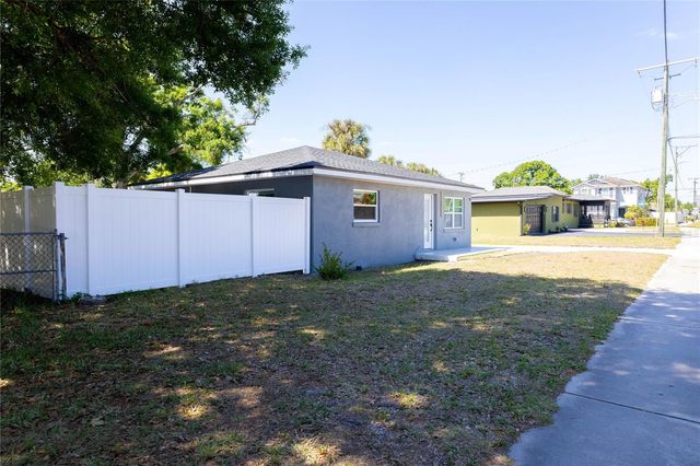 2710 W CYPRESS STREET, Tampa, FL 33609