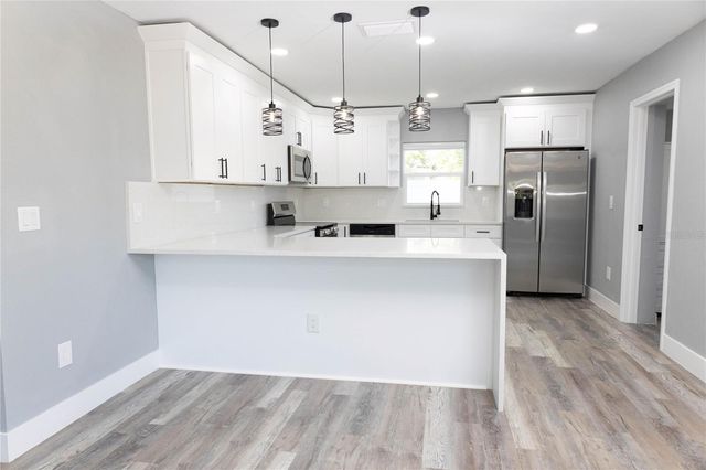 2710 W CYPRESS STREET, Tampa, FL 33609