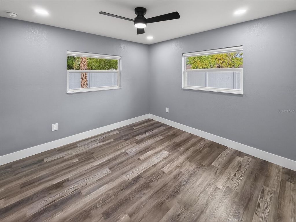 Image 13 of property listing at 2710 W CYPRESS STREET, Tampa, FL 33609