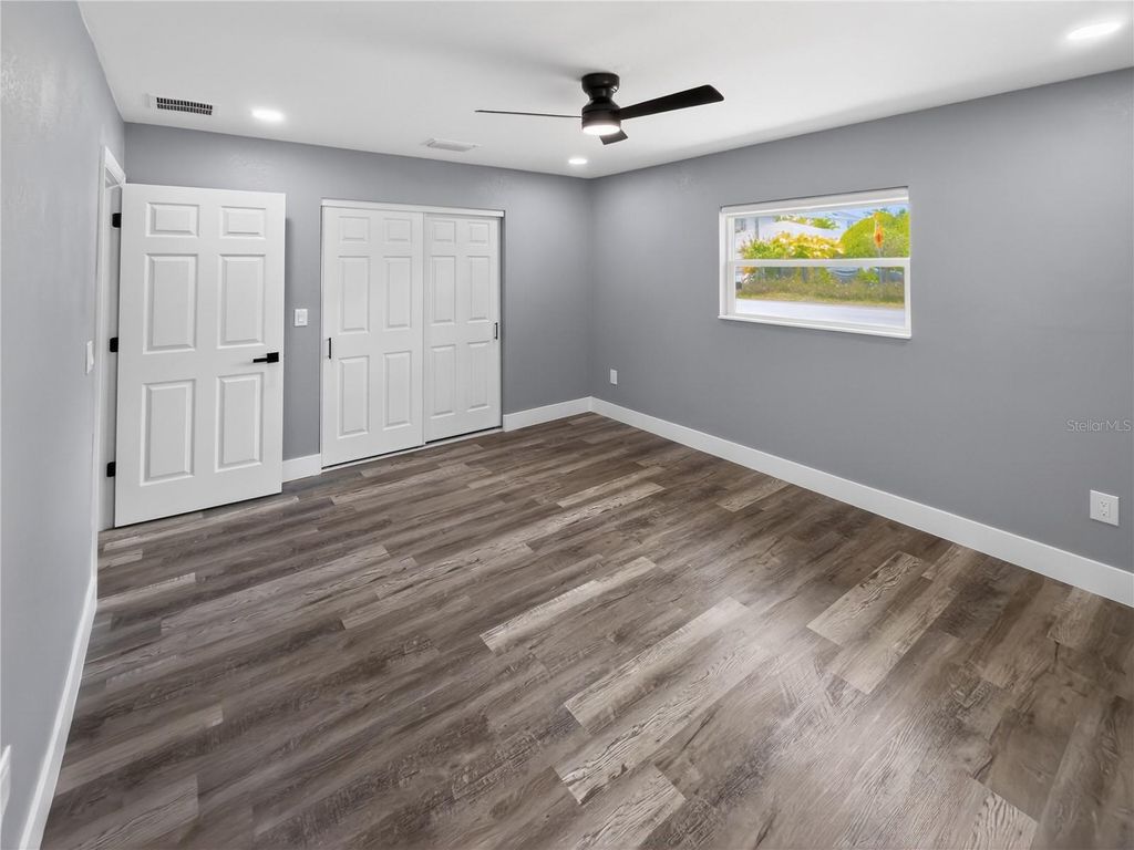 Image 14 of property listing at 2710 W CYPRESS STREET, Tampa, FL 33609