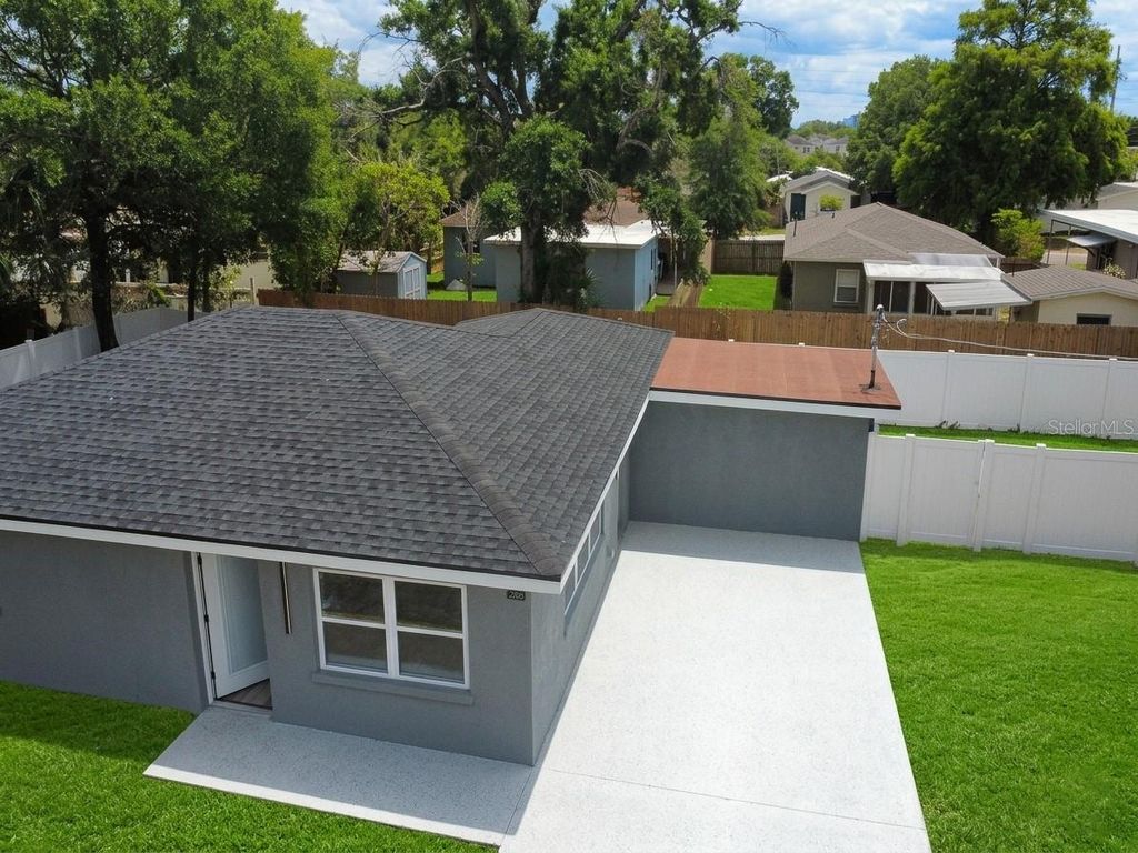 Image 20 of property listing at 2710 W CYPRESS STREET, Tampa, FL 33609
