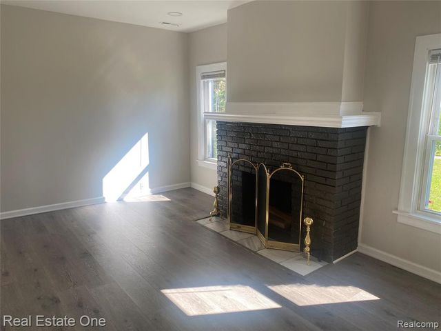 16228 Kirkshire Avenue, Beverly Hills, MI 48025