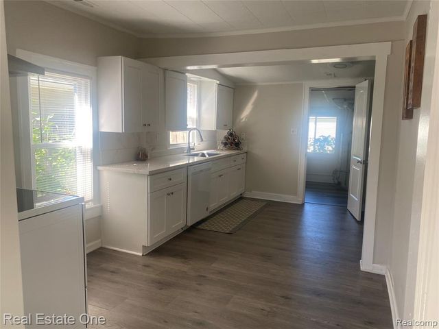 16228 Kirkshire Avenue, Beverly Hills, MI 48025