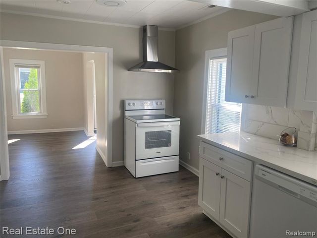 16228 Kirkshire Avenue, Beverly Hills, MI 48025