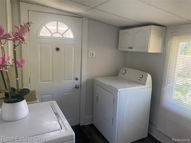 16228 Kirkshire Avenue, Beverly Hills, MI 48025