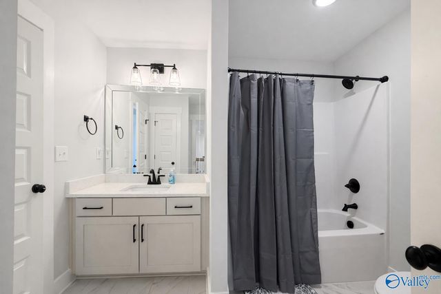 200 Midvale Circle, Harvest, AL 35749