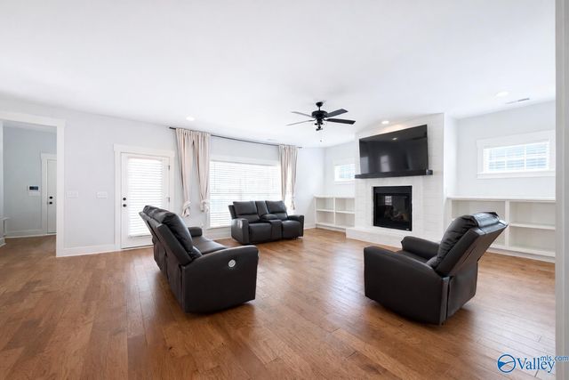 200 Midvale Circle, Harvest, AL 35749