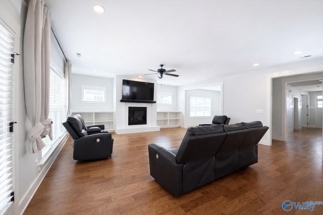 200 Midvale Circle, Harvest, AL 35749