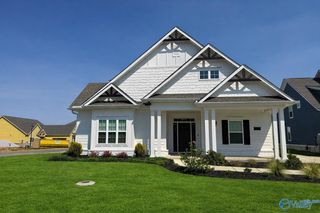 200 Midvale Circle, Harvest, AL 35749