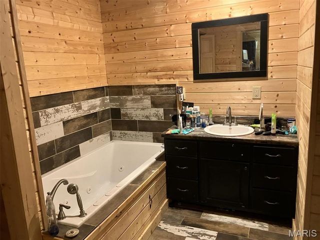 21205 CO. RD. 249, Bloomfield, MO 63825