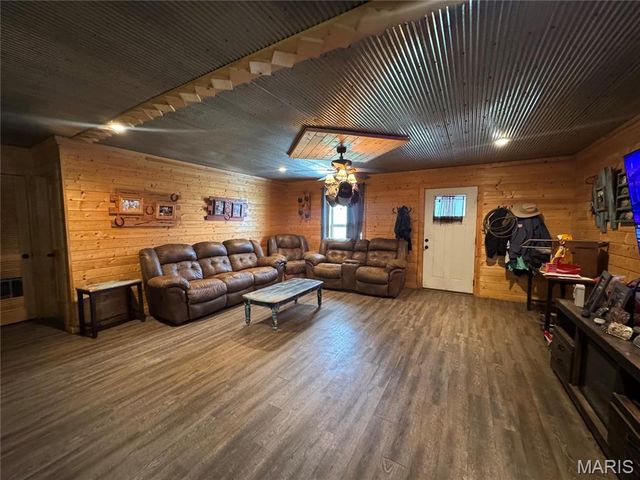 21205 CO. RD. 249, Bloomfield, MO 63825