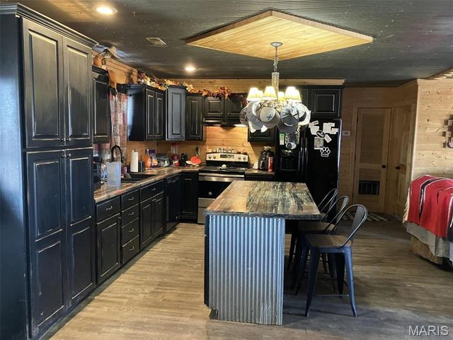 21205 CO. RD. 249, Bloomfield, MO 63825