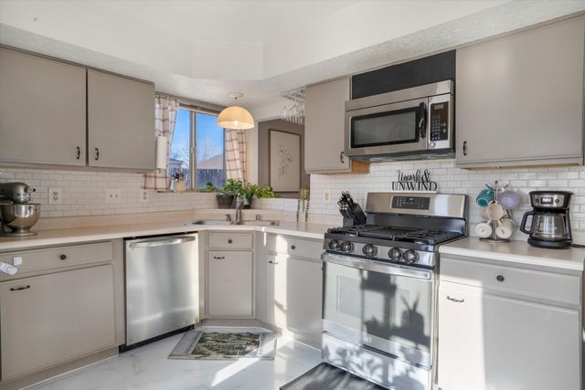 1379 Fireweed Drive NE, Rio Rancho, NM 87144